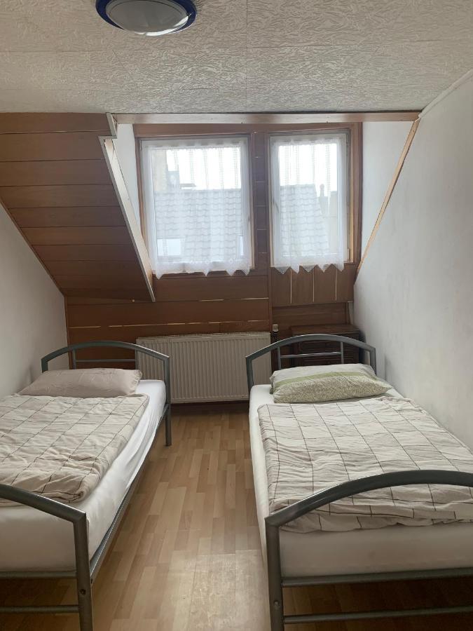 Dachgeschoss Hof Lejlighed Krefeld Eksteriør billede