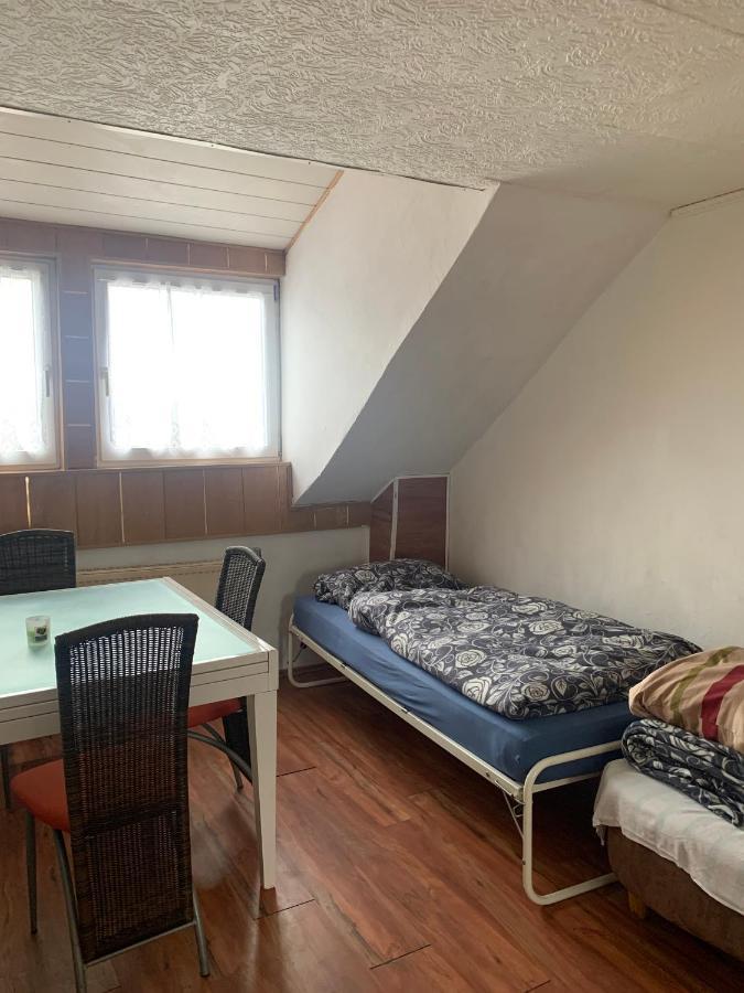 Dachgeschoss Hof Lejlighed Krefeld Eksteriør billede